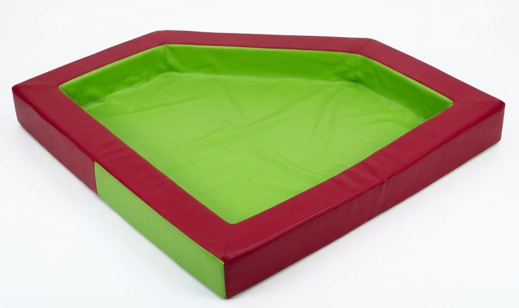 Materiales - 1 piscina 50 x 50 x 12 cm.